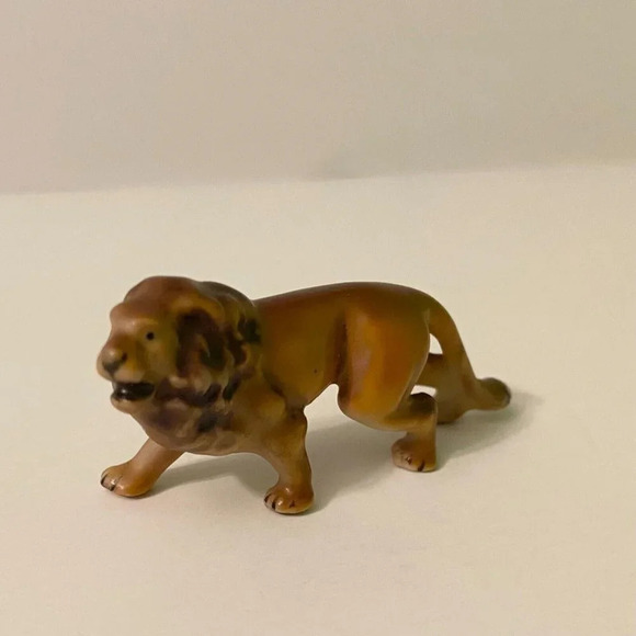 Vintage  Miniature Lion Porcelain Figurine 2.25 Inch Long Small Figure - Picture 2 of 13